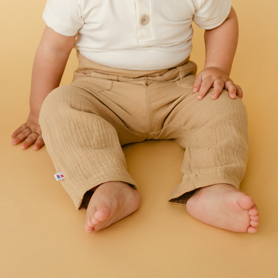Elephant Pantalones de muselina para niño beige Eevi- 100% algodón, cómodos y ligeros