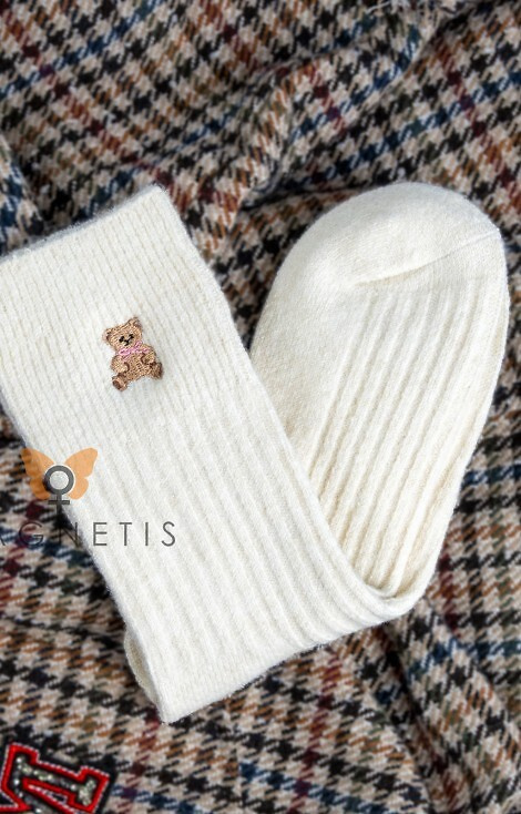 YN5035 Calcetines de abrigo para mujer Magnetis ecru- acanalados con aplique