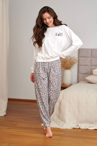 Doctor Nap 7532 Cream Leo Pijama mujer tejido de punto tipo suéter larga leo