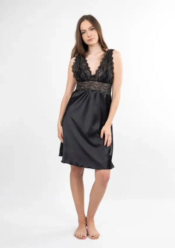 Bea Satin slip by Dkaren - negro con top de encaje, sensual y elegante