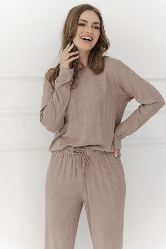 Pijama de mujer Taro Marilla 3621 de viscosa con canalé manga larga cappuccino