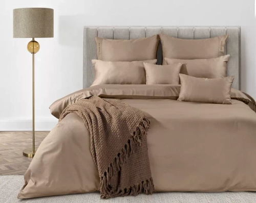 1E Elegante ropa de cama de satén Eva Minge Eurofirany marrón claro | macrosatin 100% algodón