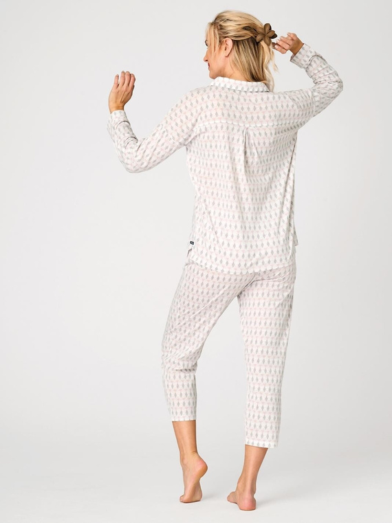 Pijama mujer LNS 879 Key de algodón beige con botones y diseño pastel delicado