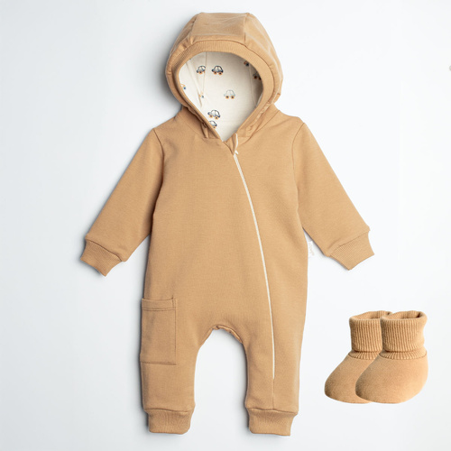 Pijama de chándal 222271 Olo Nicol color caramelo con capucha, forro y botitas