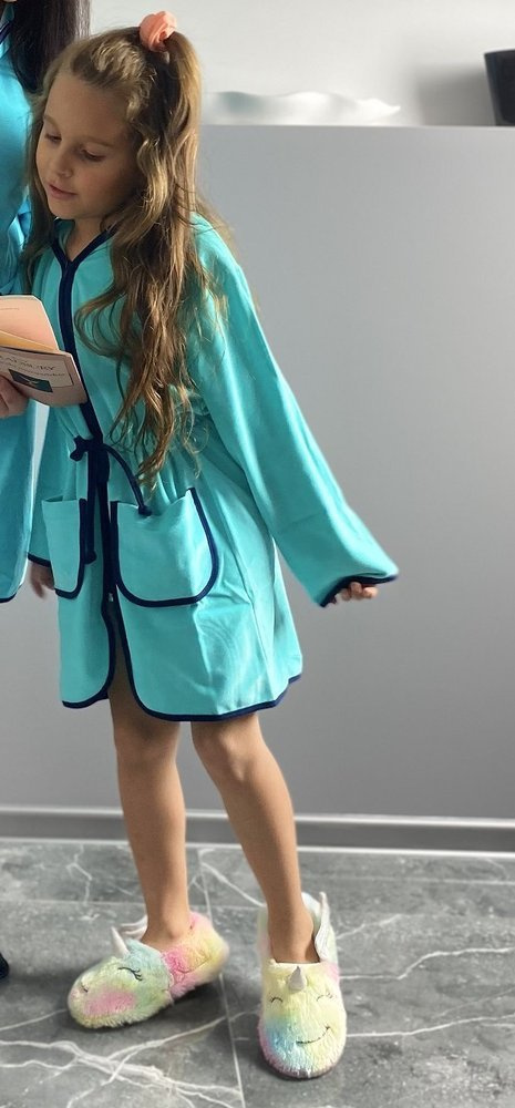 374 / 375 Albornoz infantil Desiree - menta