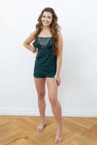 Intriga Pijama de tirantes estrechos, pantalón corto Moda Italiana- zelona