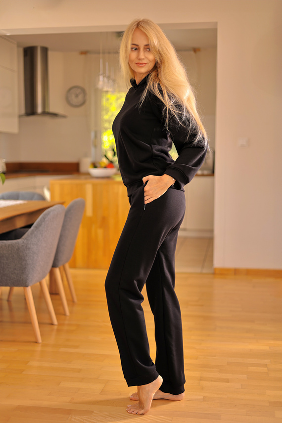 Chándal de mujer Brav Mirale | Cómodo conjunto de algodón | Producción polaca - negro