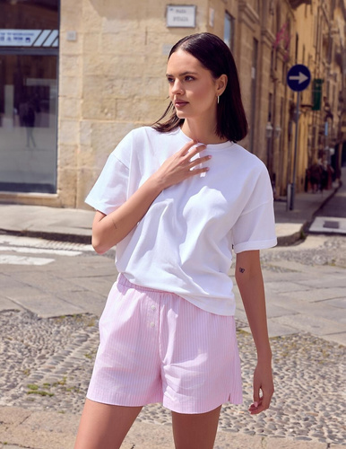 Pijama mujer Liora blanco rosa de algodón y lino con shorts cómodos