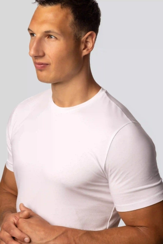 Camiseta de hombre Urban de algodón blanco- Corte clásico, alta calidad, flexibilidad, comodidad durante todo el día