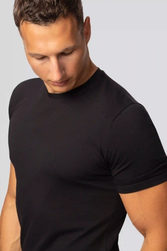 Camiseta de hombre Urban de algodón negro- Corte clásico, alta calidad, flexibilidad, comodidad durante todo el día