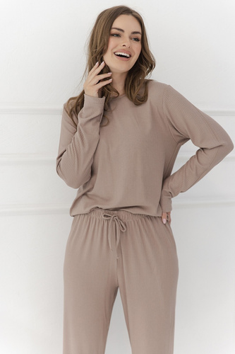 Pijama de mujer Taro Marilla 3621 de viscosa con canalé manga larga cappuccino