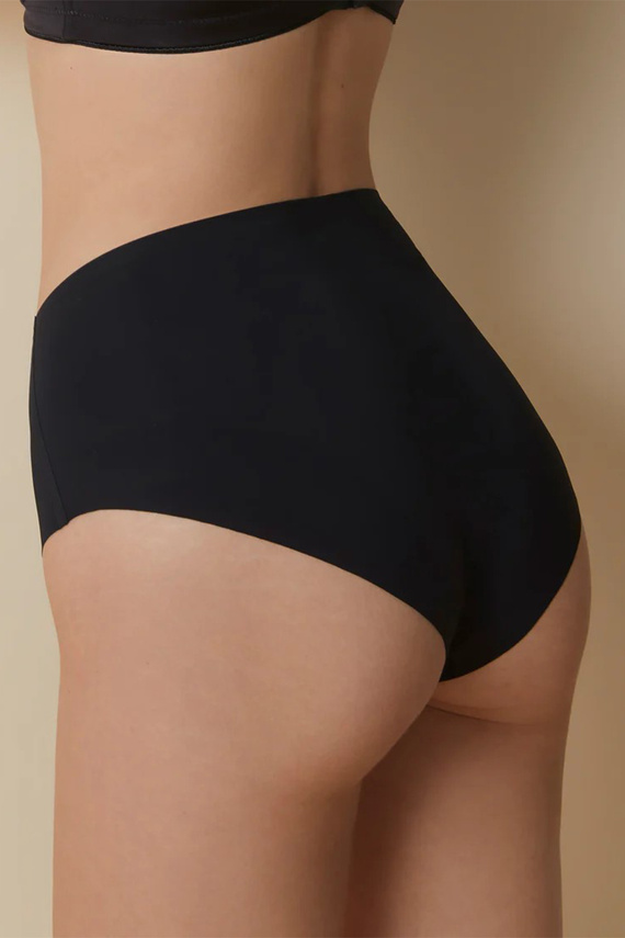 503 Braga Braga Selene negra - talle alto, sin costuras, moldeadora