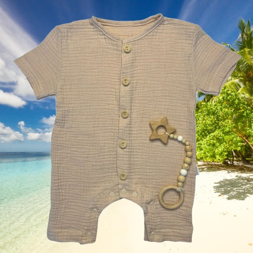 RA55215 Mamatti Pijama de muselina beige con botones de madera para verano