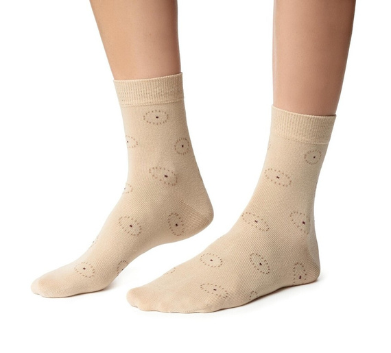 Calcetines de mujer Steven art.099 de algodón con diseños coloridos, costura plana - 123 beige