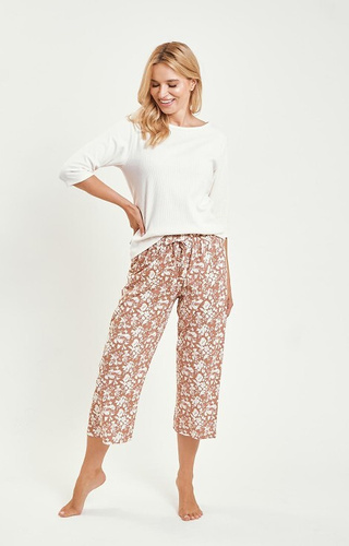 Grace 3479 Taro pijama de mujer crema - algodón, manga 3/4, comodidad y estilo para todos los días