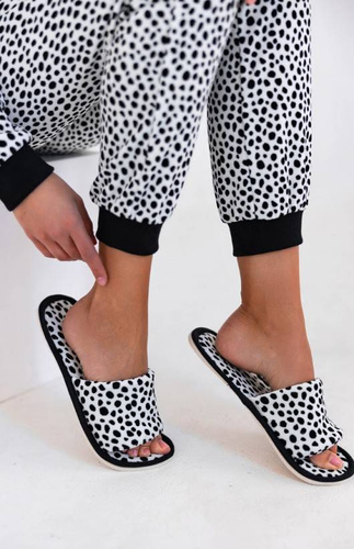 Cruella Chándal de mujer en terciopelo Sensis- blanco-negro