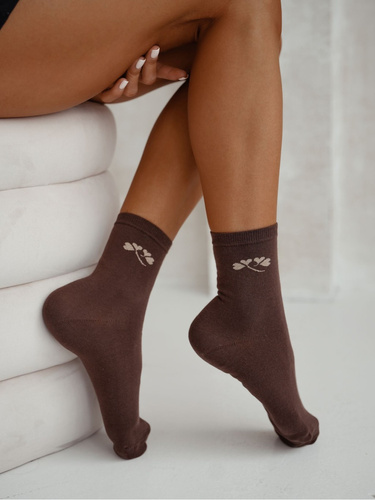 Milena 0200-178 - Calcetines de algodón para mujer con dibujo fino e hilo de lurex | fabricación polaca - marrón