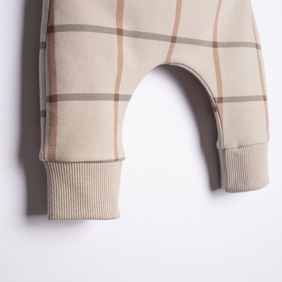 221273 Kiku Nicol pantalones de chándal beige para bebé con botones