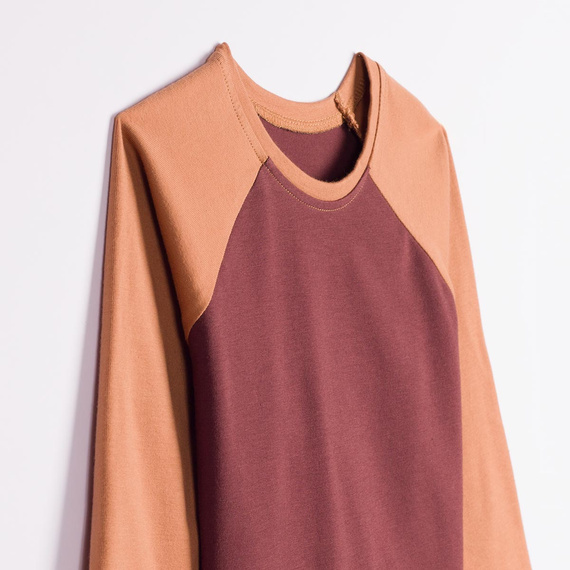 228143 Nicol FARMA Camiseta raglán para niño algodón marrón oscuro
