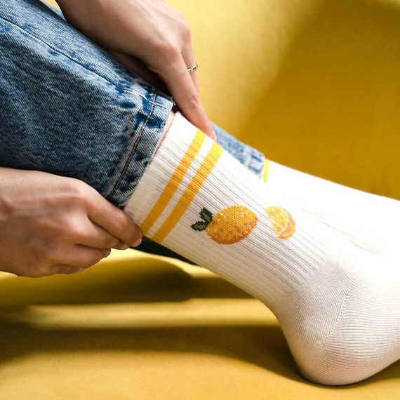 Calcetines de mujer Steven art.099 de algodón con diseños coloridos y costura plana - 087 ecru