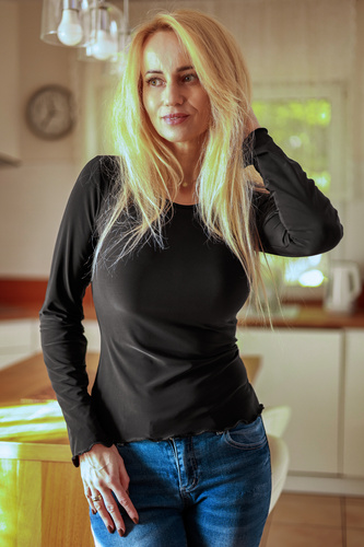 Blusa Selena Mirale de microfibra – blusa femenina ajustada