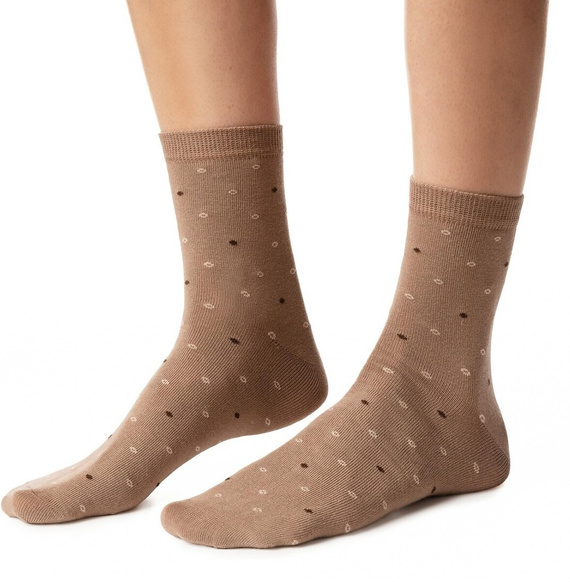 Calcetines de mujer Steven art.099 de algodón con diseños coloridos, costura plana - 138 beige oscuro