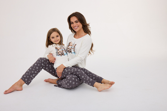 977/190 978/190 Pijama de niña Friends Cornette - algodón, manga larga, tema invierno