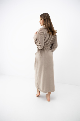 Bata de mujer Sensis Marron mocca suave con cuello chal y bolsillos