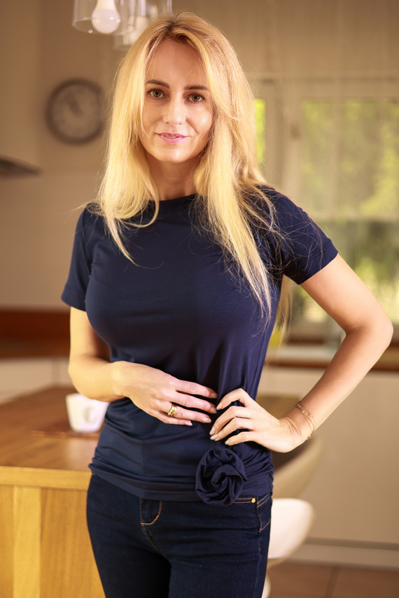 Lily Mirale blusa de mujer de viscosa - manga corta, rosa decorativa - azul marino