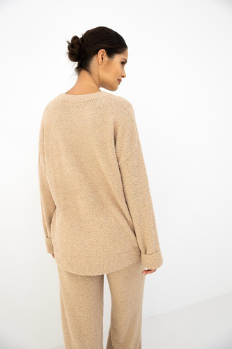 Conjunto de mujer Zerina beige Sensis – material bouclé suave, escritura AMORE, pantalones cómodos