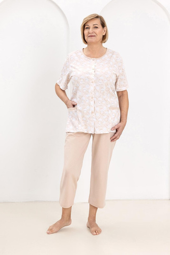 Pijama 738 Regina beige - camisa de mujer de algodón con cuello abierto, botones y bolsillos, pantalón 7/8