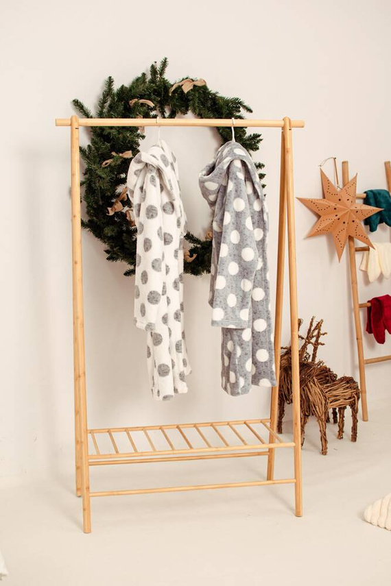 323 Bata Dots Forex - crudo