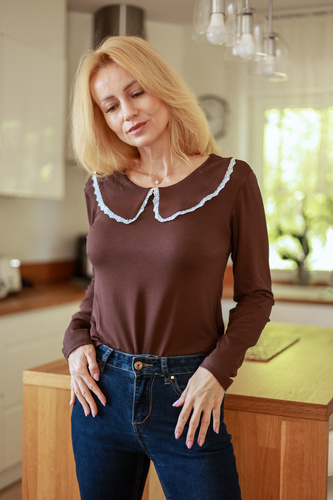 Mirale Amelia Blusa de Mujer de Viscosa con Cuello de Encaje Elegante - marrón