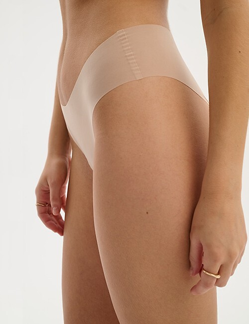 Braguitas Brasil Julimex Mousse sin costuras ultraligeras invisibles bajo la ropa beige
