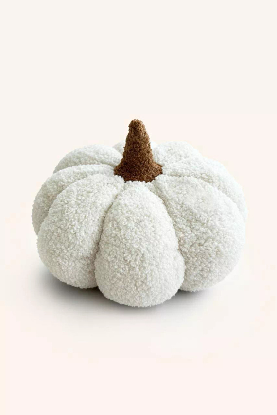 Almohada decorativa boucle calabaza Spod Igły i Nitki - blanco, decoración de otoño y Halloween