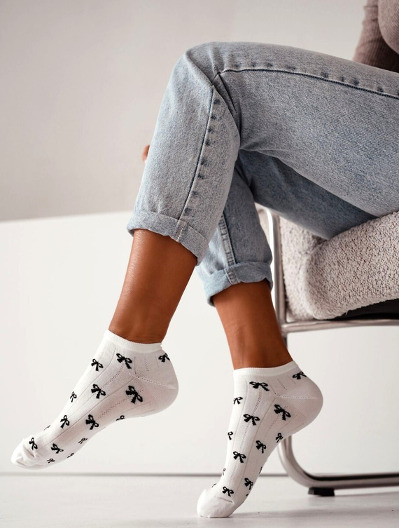 Calcetines con Pequeñas Lazo Milena – Algodón, Elásticos, Cómodos y Elegantes ecru