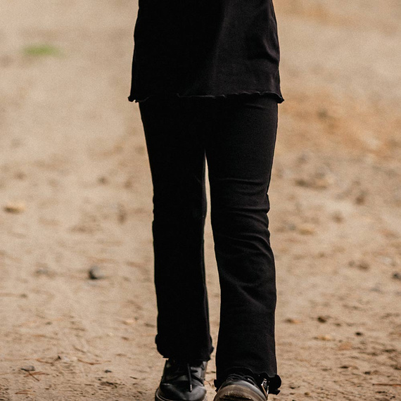 Leggings para niños Simply Comfy pantalones de campana Eevi negro- 100% algodón, cómodos y con estilo