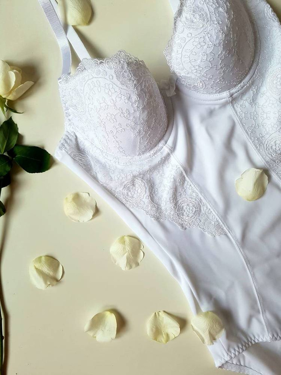 Gorsenia 184 Livia Body con copas - blanco