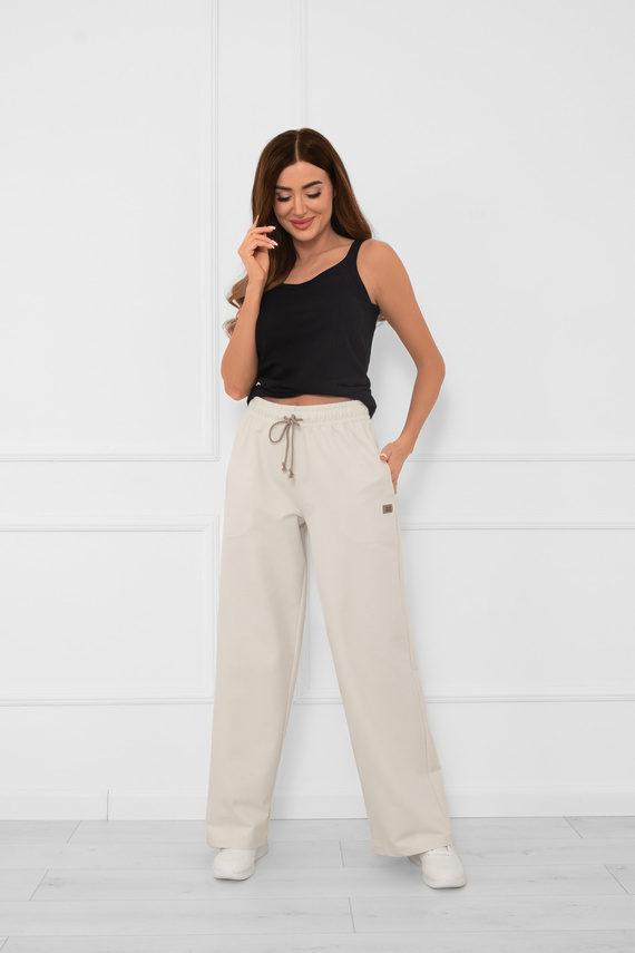 Pantalones largos de mujer Caro beige - pantalones elegantes y con estilo en un color de moda