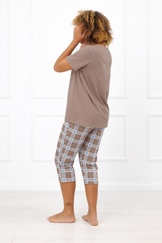 Pijama de mujer Delma Italian Fashion de algodón, manga corta, pantalones 3/4 a cuadros - cappuccino