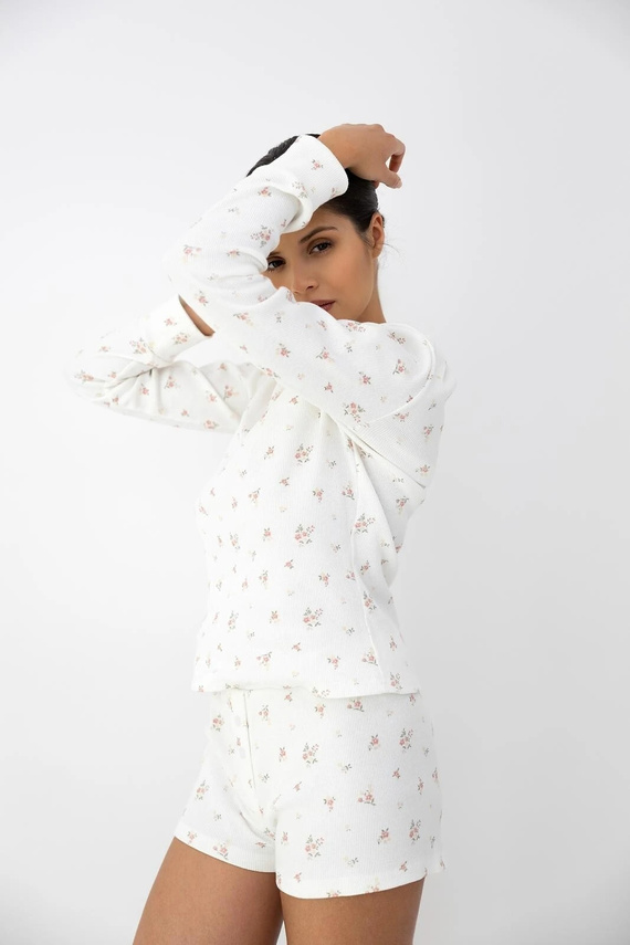 Pijama de mujer Sensis Mireya de algodón con flores, manga larga y pantalones cortos ecru