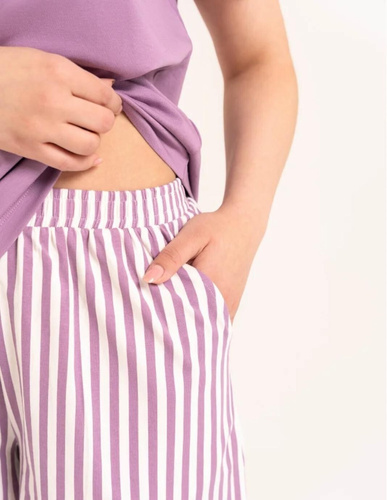 Pijama de mujer Moraj PDD2800-009 violeta de algodón con pantalones cortos a rayas