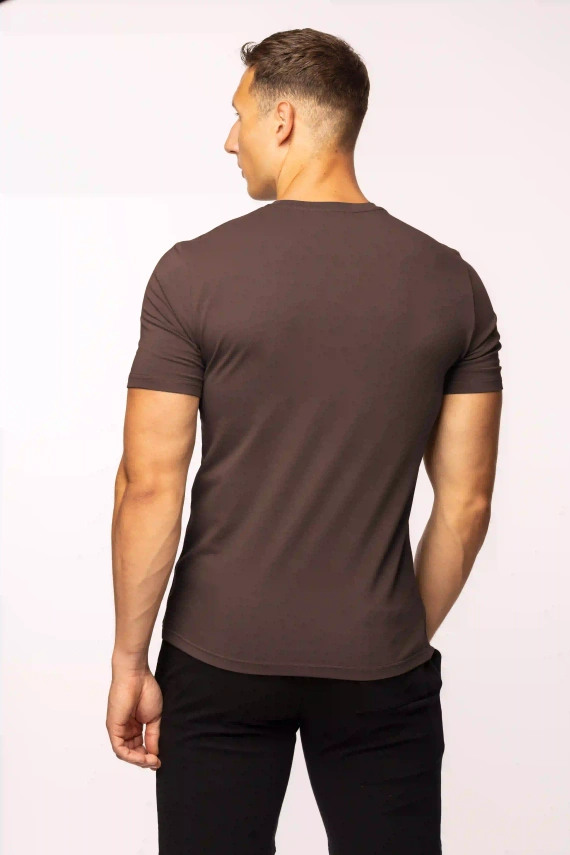 Camiseta de algodón Urban chocolate para hombre- Corte clásico, alta calidad, flexibilidad, comodidad para todo el día