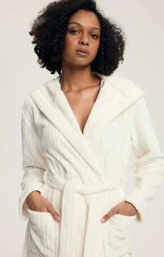 43600 Dionne Bata de mujer con capucha Henderson crema - suave, larga, acanalada