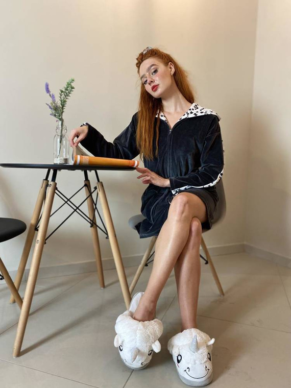 438 Marisol Albornoz de mujer - grafito