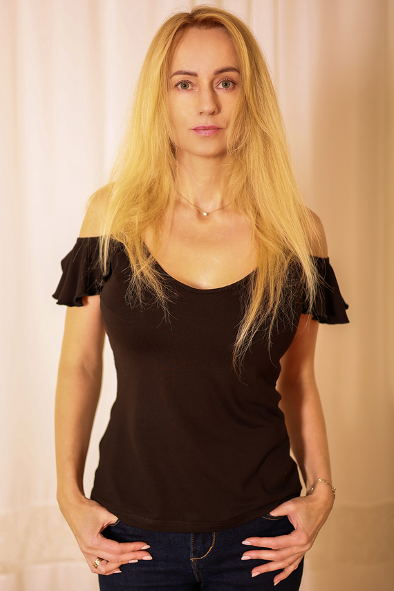 Vera Blusa de mujer Mirale - hombro abierto, volante, viscosa - negro