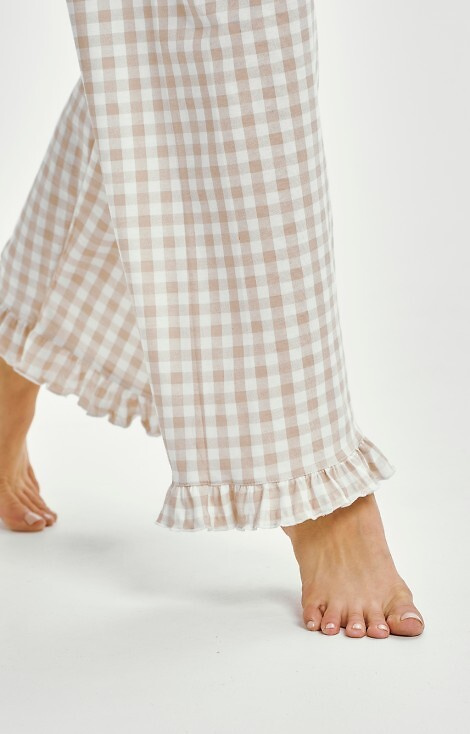 3438 Vera Taro pijama de mujer de algodón beige - manga larga, pantalón a cuadros con volantes