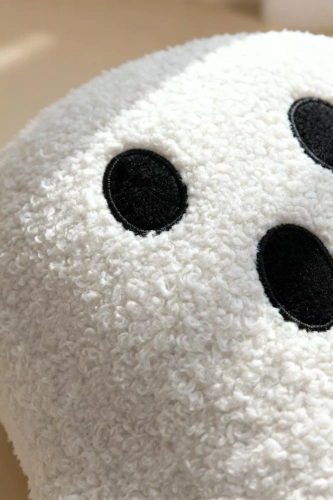 Boucle fantasma Almohada decorativa Spod Igły i Nitki - blanco 28x40 cm, decoración para Halloween y otoño