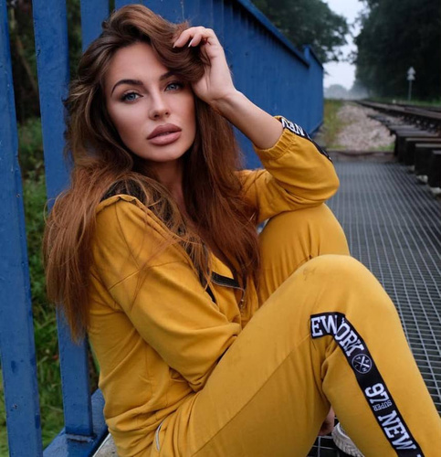 619 Chándal de mujer New York Forex - miel