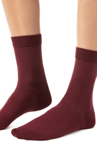 Steven art.211 calcetines de mujer de algodón orgánico sin costuras lisos - 009 burdeos
